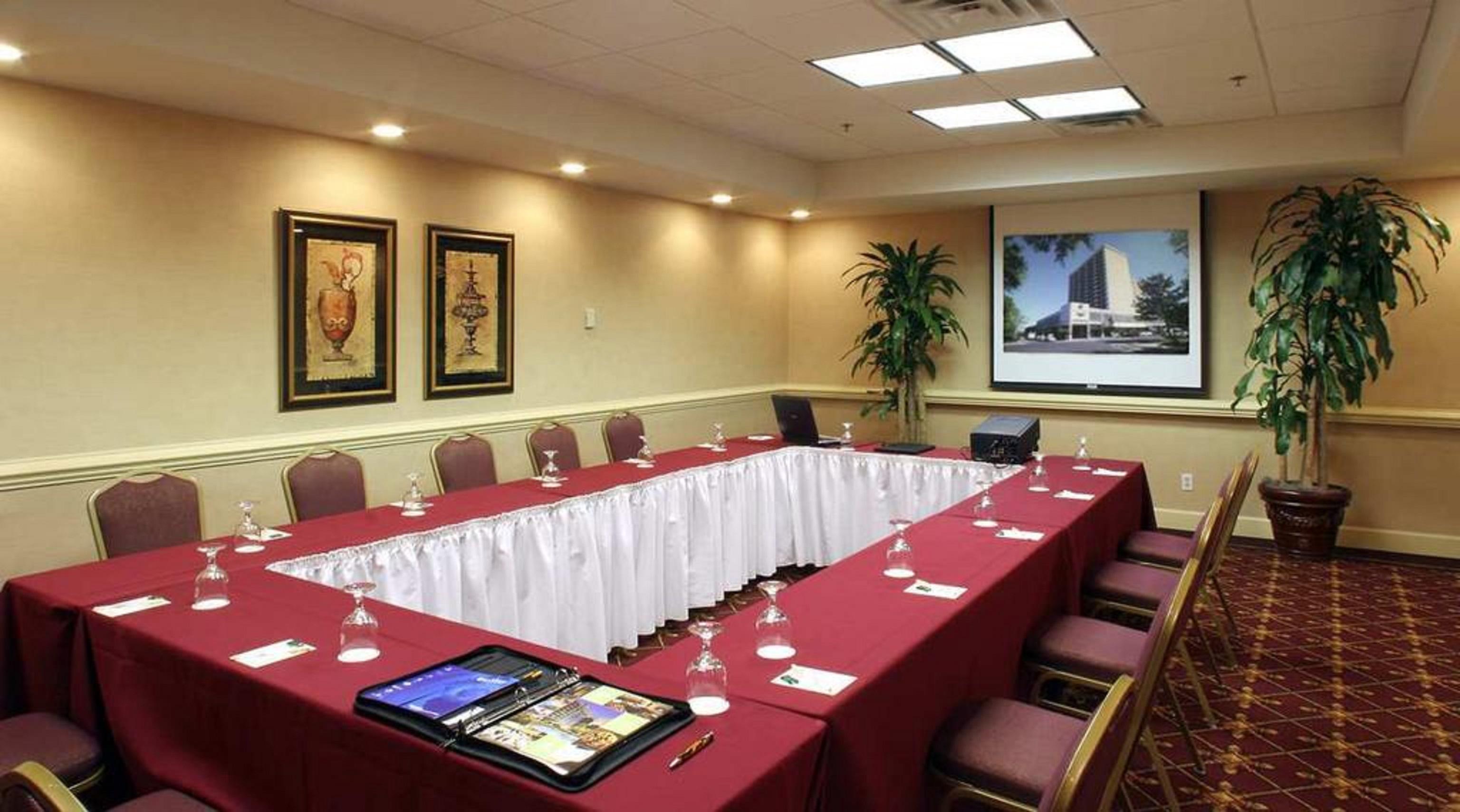 Doubletree By Hilton Hotel Tallahassee Esterno foto