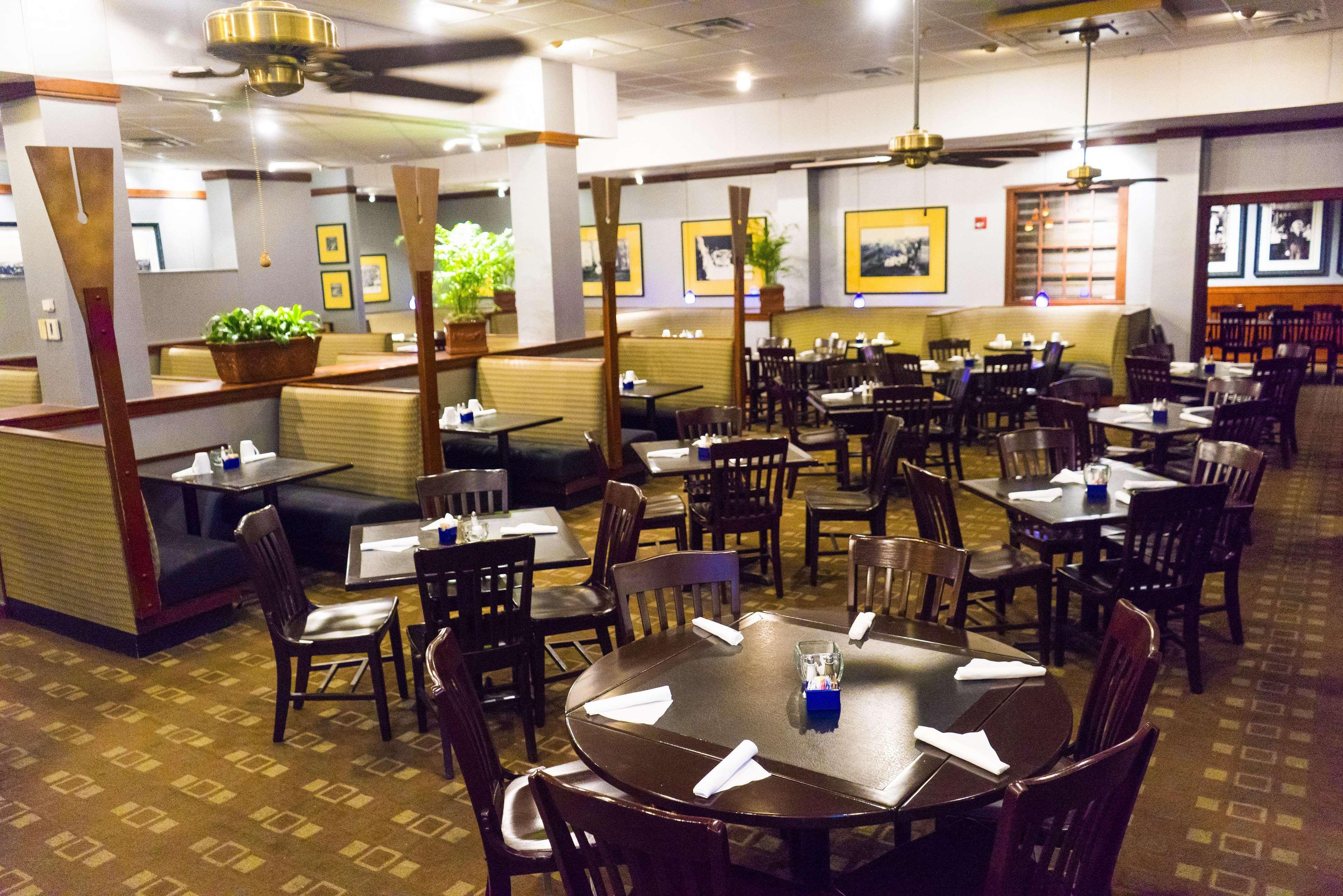 Doubletree By Hilton Hotel Tallahassee Esterno foto